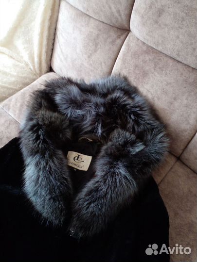 Шуба мутоновая с капюшоном 46р
