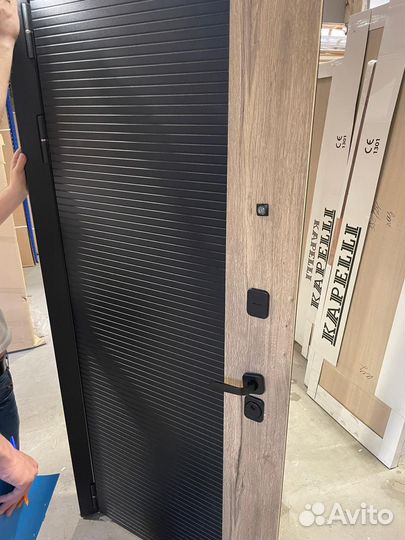 Дверь входная металлическая