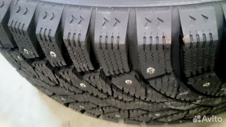 Formula Ice 215/50 R17 95T