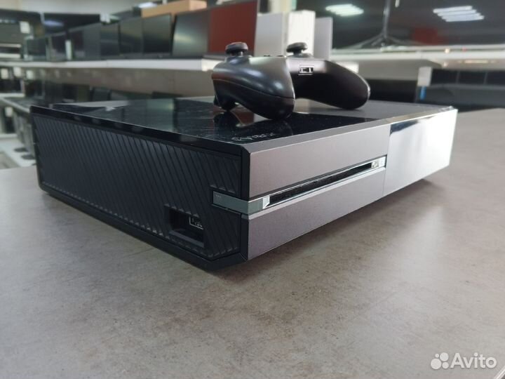 Игровая Приставка X-BOX ONE/500GB