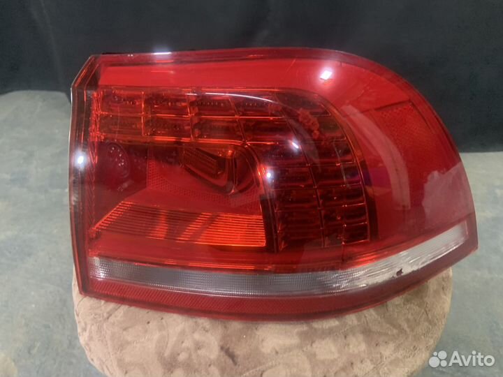 Фонарь 7P694520 наружный правый WW Touareg 2,2010г
