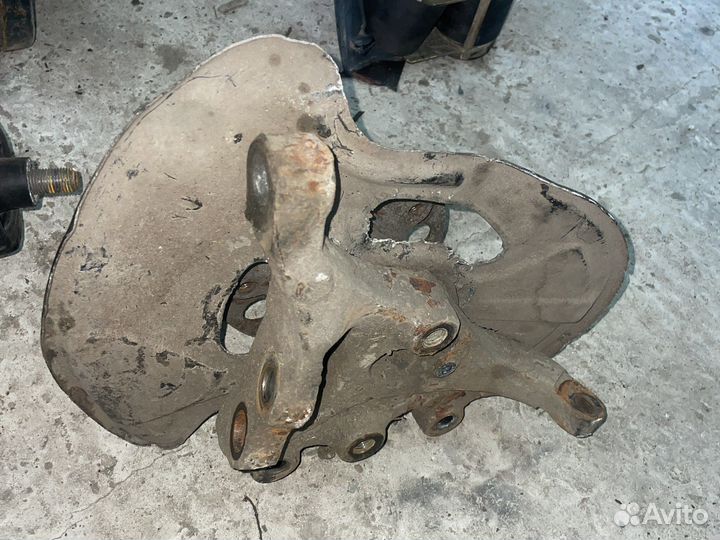 Поворотный кулак, цапфа, ступица мерседес w203