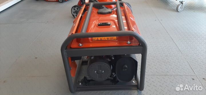 Генератор Husqvarna G2500P, бензомоторный