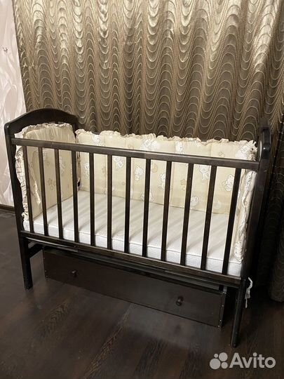 Детская кроватка, все в комплекте