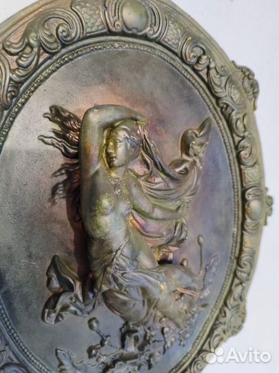 Гипсовый барельеф нимфа