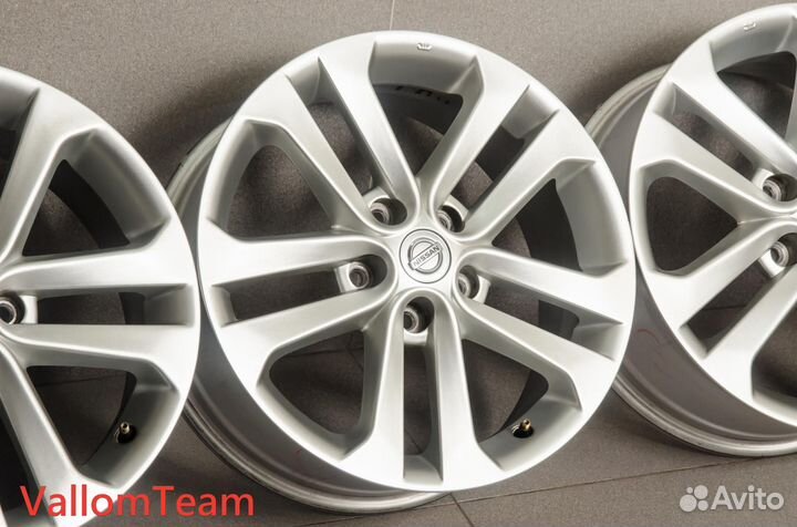 Лот KA6723 Оригинальные 17-е диски nissan