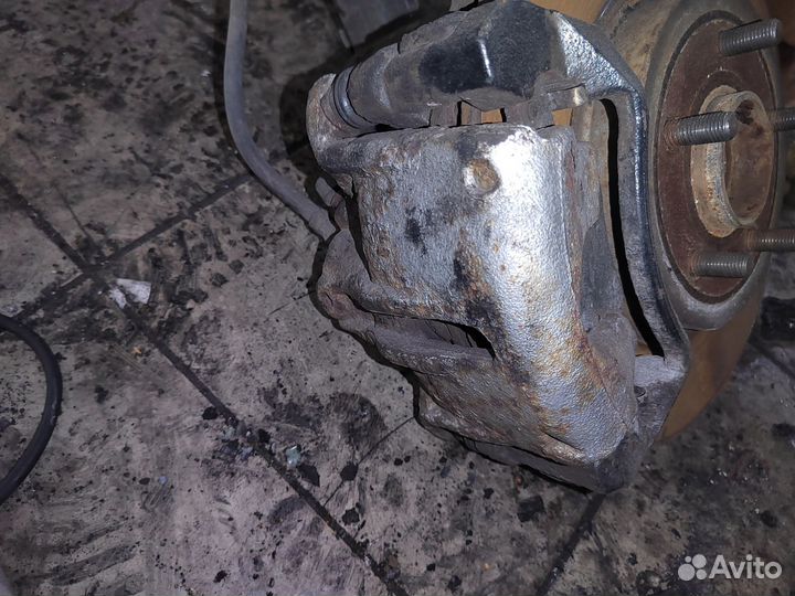 Суппорт передний левый X-type