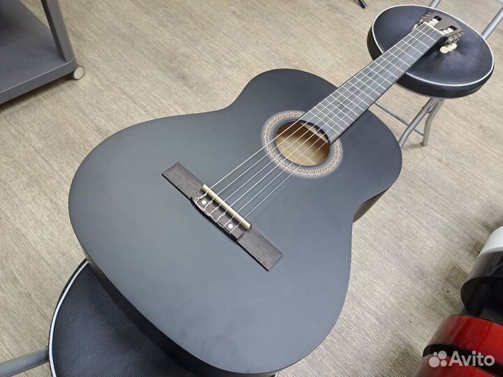 Гитара классическая чёрная матовая