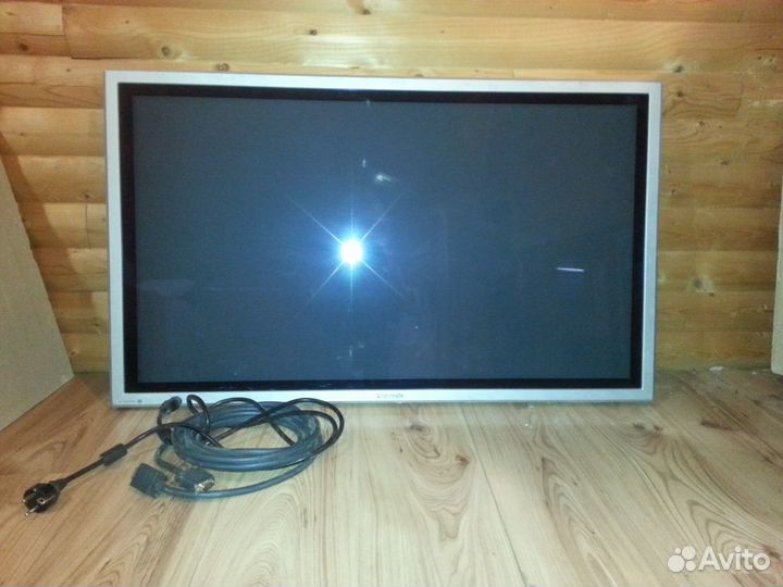 Широкофоматный плазменный дисплей Panasonik