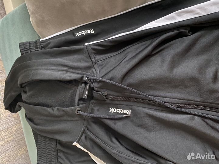 Спортивный костюм Reebok