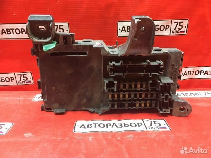 Блок предохранителей салона Toyota Vista Ardeo