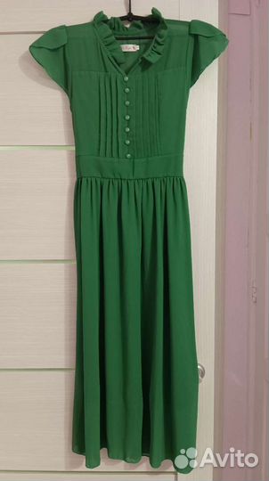 Платье зелёное 40 42 размер