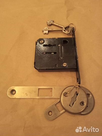 Дверные замки и аксессуары