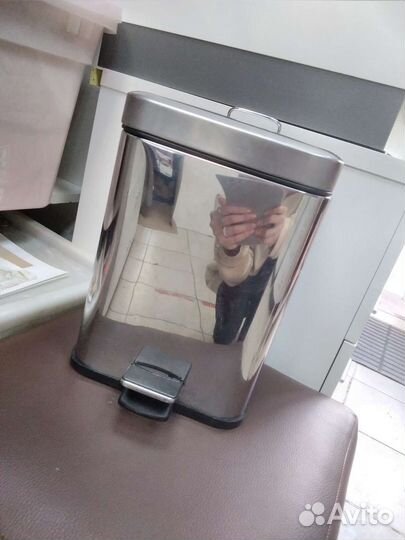 Мусорное ведро с педалью