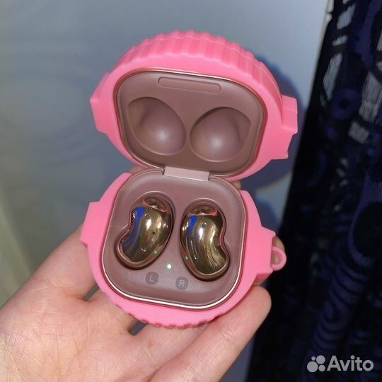 Чехол для наушников Samsung Galaxy Buds Live