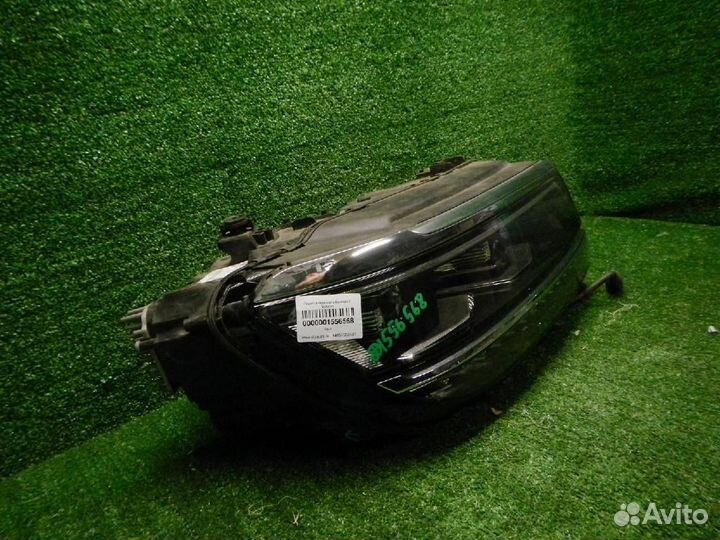 Фара правая Volkswagen Tiguan