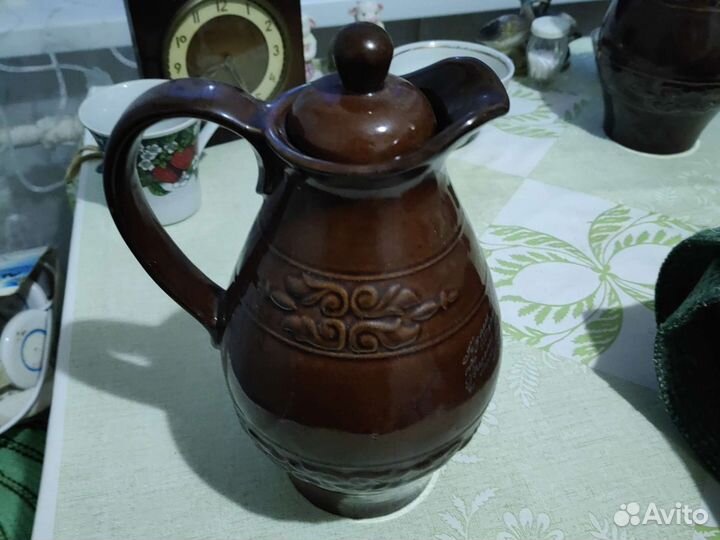 Глиняный кувшин большой