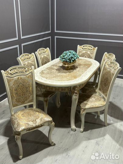 Стол и стулья