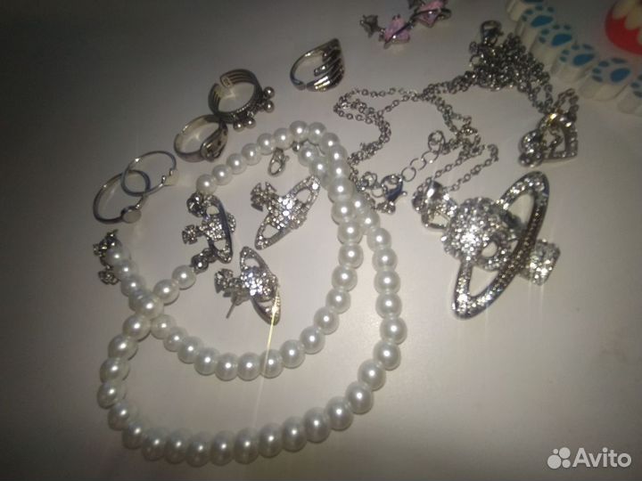Бижутерия, ожерелье, кольца, серьги, кулоны