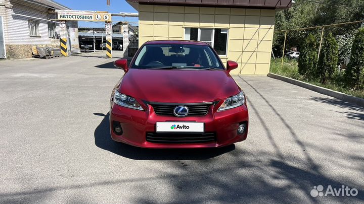 Lexus CT, 2011