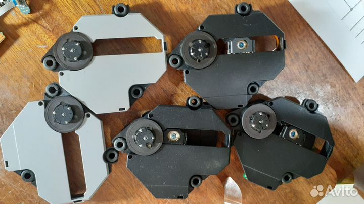 Запчасти для игровых приставок PlayStation 1 и 2