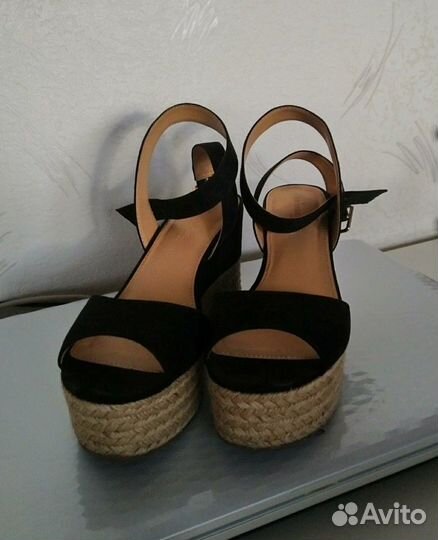 Босоножки новые Primadonna
