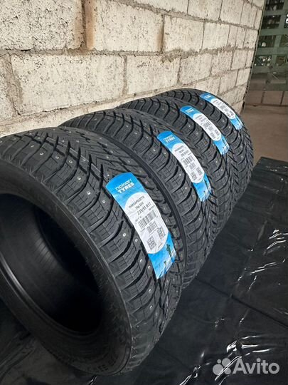 Nokian Tyres Hakkapeliitta 10 235/55 R17