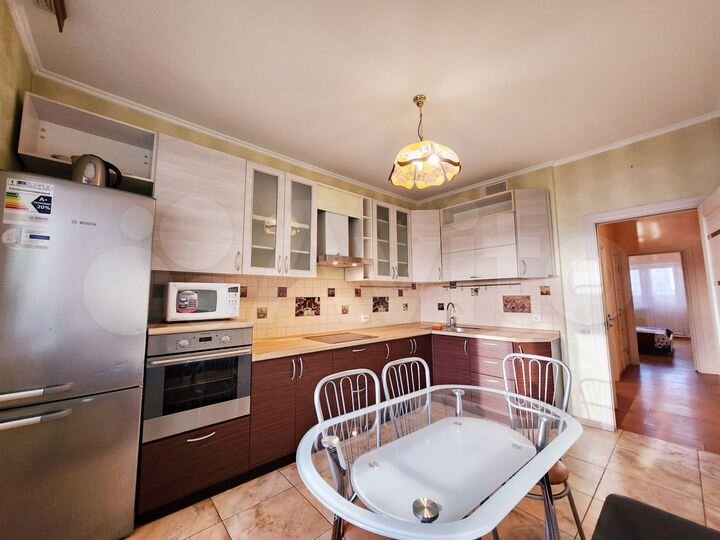 2-к. квартира, 65 м², 8/17 эт.