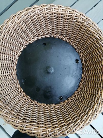 Лежанка для кошек из искусственного ротанга