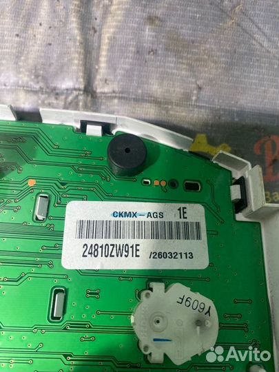 Щиток панель приборов Nissan Tiida