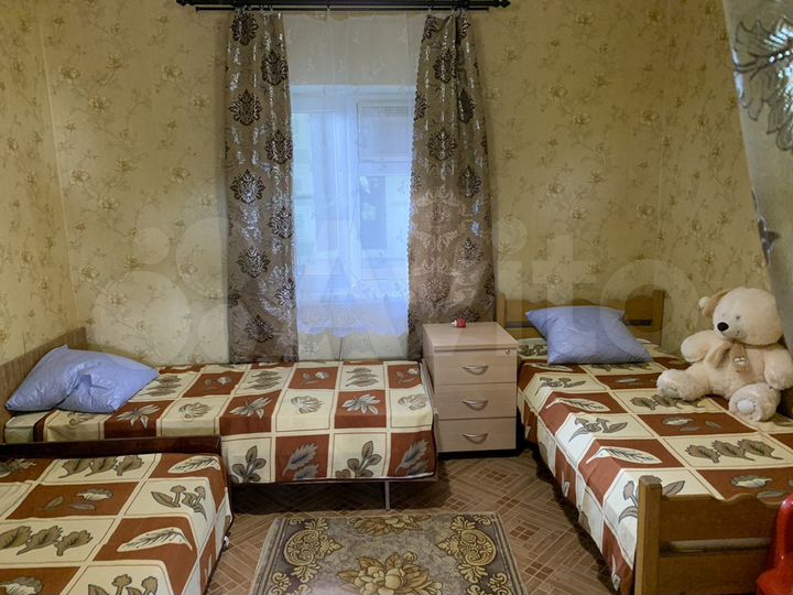 Комната 12 м² в 3-к., 1/1 эт.