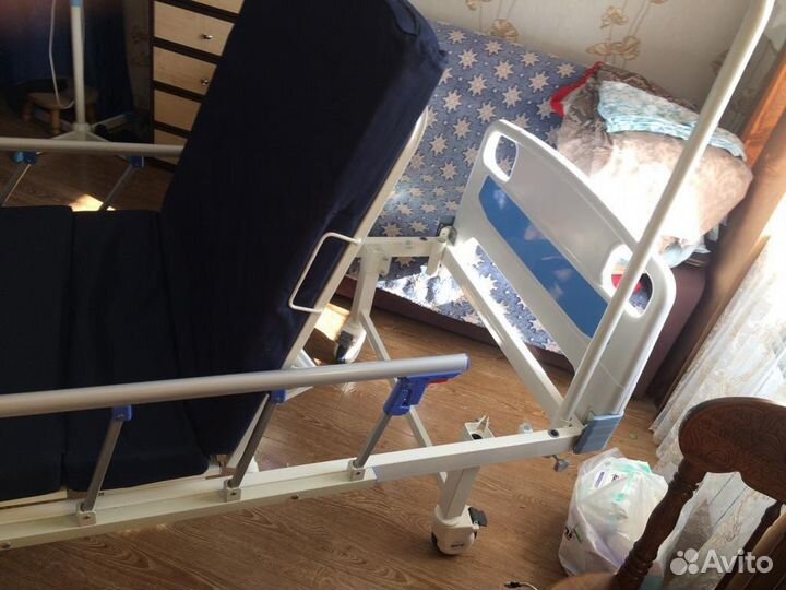 Медицинская кровать для лежачих больных