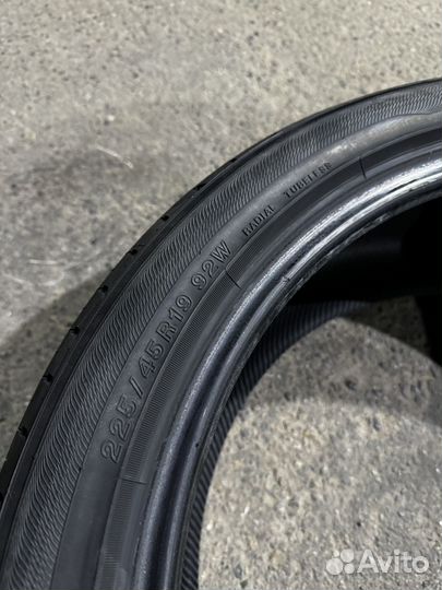 Yokohama Advan db decibel 225/45 R19 92W