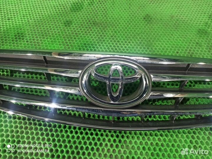 Решетка радиатора Toyota Camry