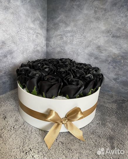 Черные розы из мыла букет в коробке 25 роз