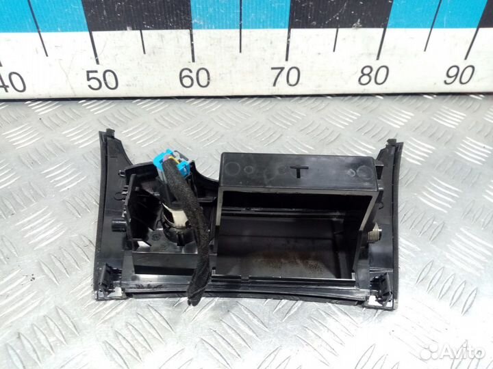 Б/У Накладка центральной консоли салона#001