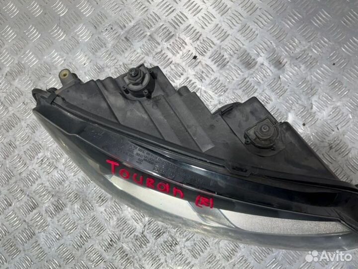 Фара передняя правая Volkswagen Touran 1T3