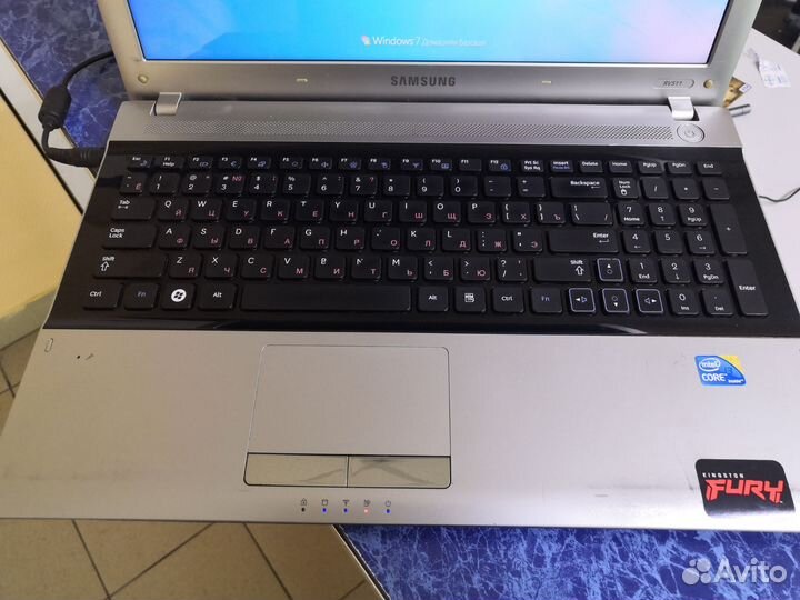 Samsung 15.6/intel i3/4яд/5gb/320gb/nvidia 315-1gb