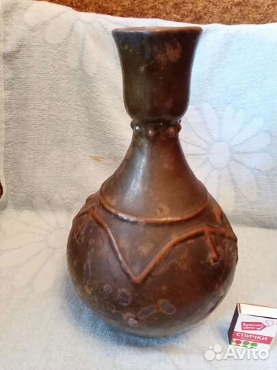 Глиняный кувшин старый