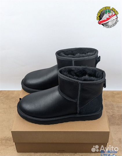 Ugg Classic Mini Metallic Black