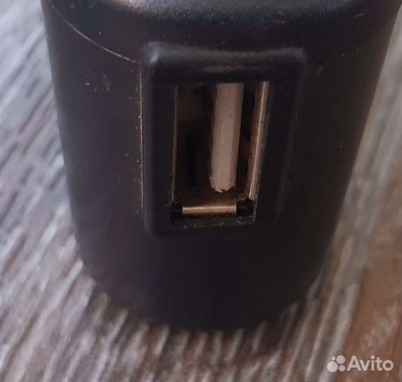 Сетевое зарядное устройство