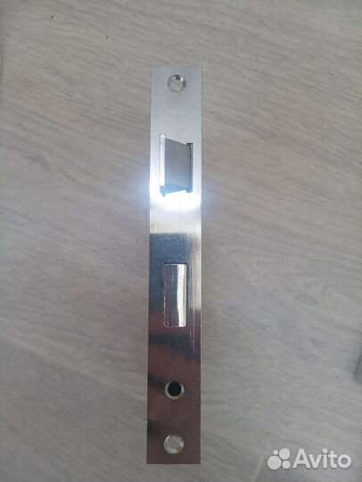 Новый дверной замок с ручками