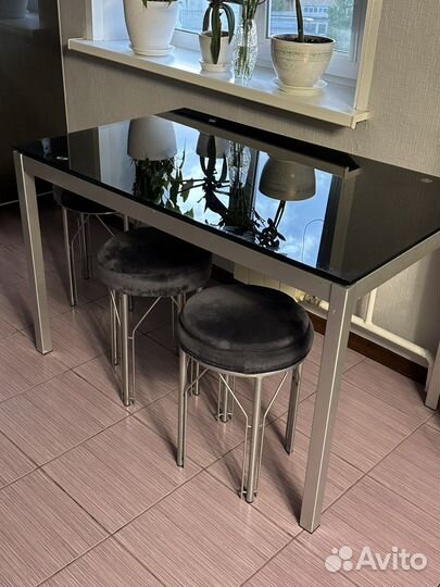 Кухонный стол