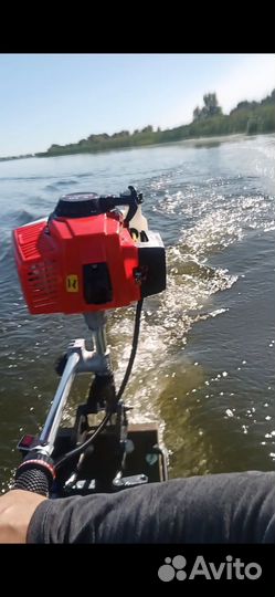 Лодка с мотором