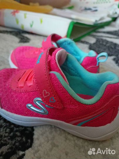 Кроссовки для девочки 21