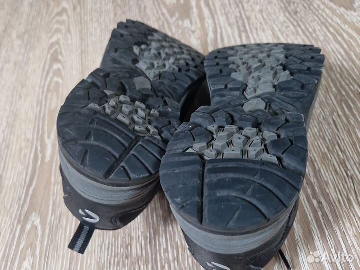 Adidas кроссовки