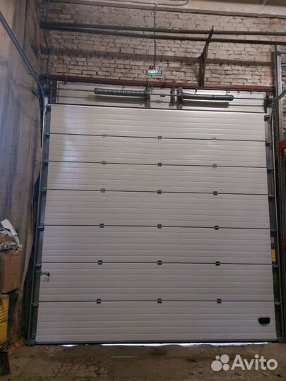 Подъемные секционные ворота