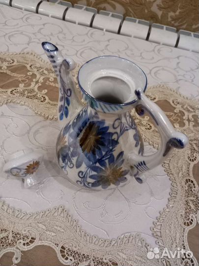 Чайник заварочный фарфоровый с красивым рисунком