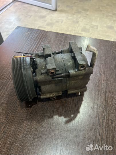 Компрессор кондиционера Ford Fiesta (95-01)