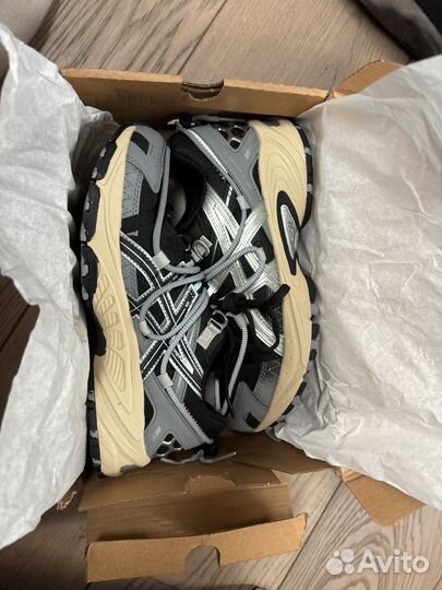 Кроссовки asics